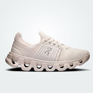 On womens cloudswift 4 AD sand|ivory
Size 7.5 US
